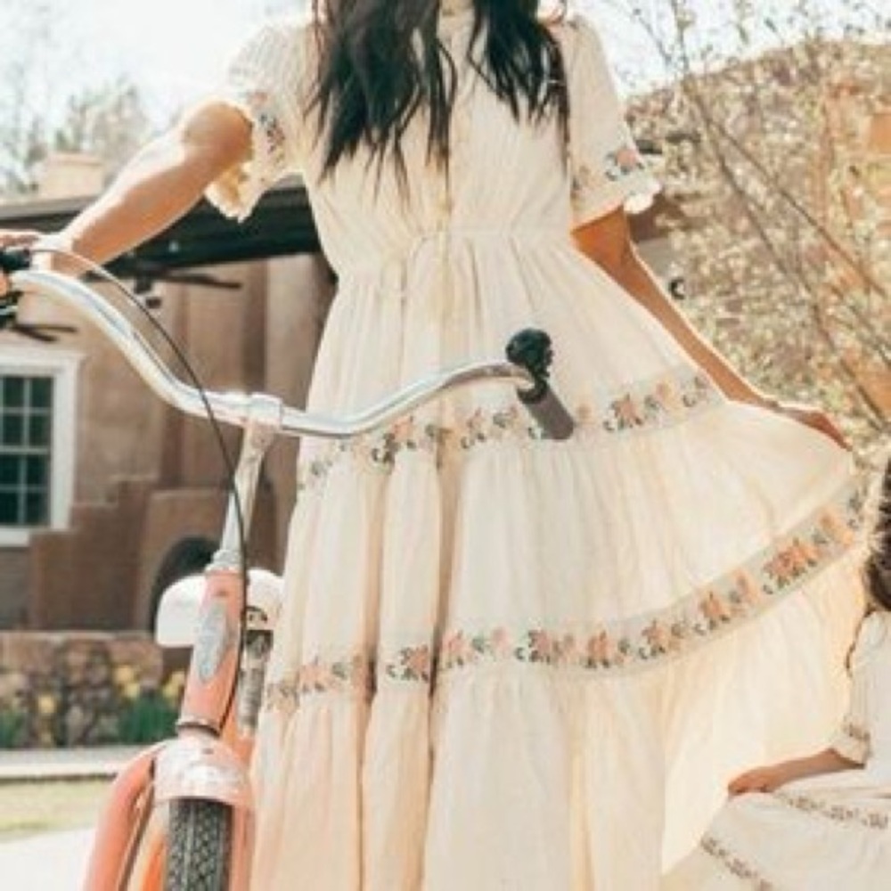 Ivy City Co Holland Capri Dress in Cream with ribbon detail